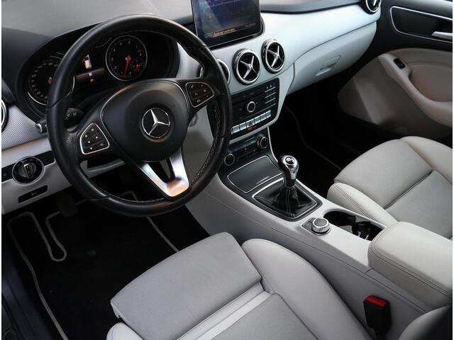 Mercedes-Benz B-KLASSE 180 Ambition | Trekhaak | Stoelverwarming