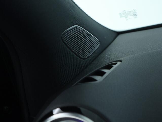 Mercedes-Benz B-KLASSE 250 e Business Solution AMG | Trekhaak | Parkeerpakket met achteruitrijcamera | Keyless-Go comfortpakket | Donkergetint glas achter | GUARD 360 ° Vehicle protection Plus | EASY PACK achterklep |