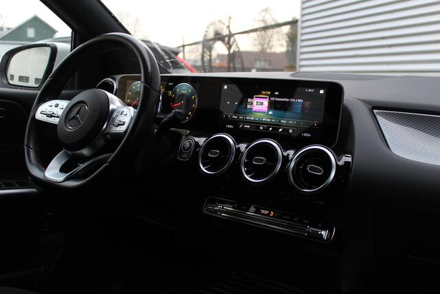 Mercedes-Benz B-KLASSE 180 Business Solution AMG | Camera | Stoelverwarming | Dealer Onderhouden | Wide Screen