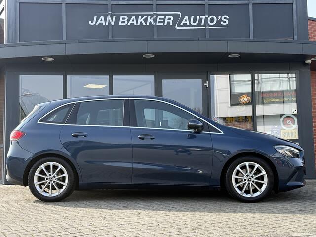 Mercedes-Benz B-KLASSE 180 Launch Edition ? Camera ? Afn. Trekhaak ? Stoelverw. ? CarPlay ?