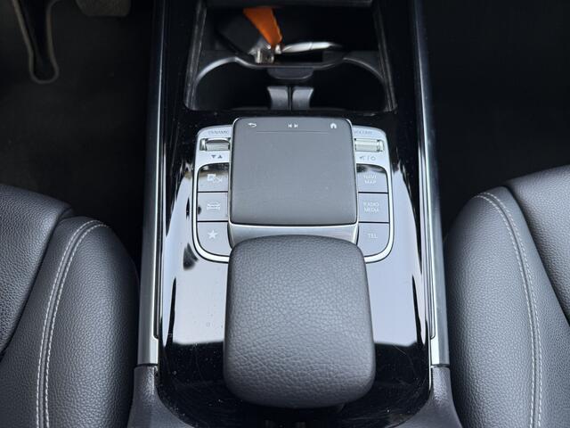 Mercedes-Benz B-KLASSE 180 Launch Edition ? Camera ? Afn. Trekhaak ? Stoelverw. ? CarPlay ?