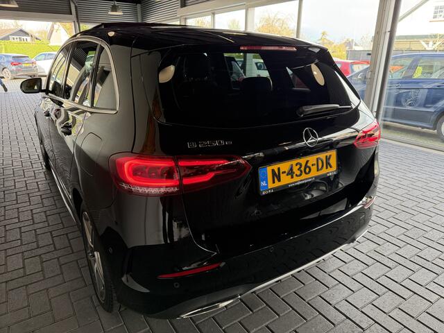 Mercedes-Benz B-KLASSE 250 e Premium Plus / Panodak / AMG / PHEV / Sfeerverlichting