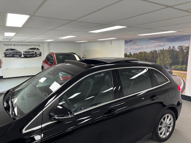 Mercedes-Benz B-KLASSE 250 e Premium Panorama Widescreen Dodehoek Camera