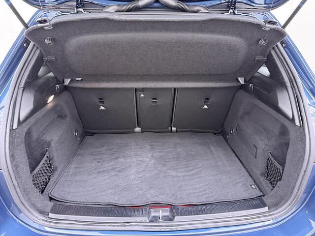 Mercedes-Benz B-KLASSE 250e Luxury // Trekhaak // Panorama dak // Camera // MultiBeam LED // Sfeerverlichting // Stoelverwarming // Wide Screen