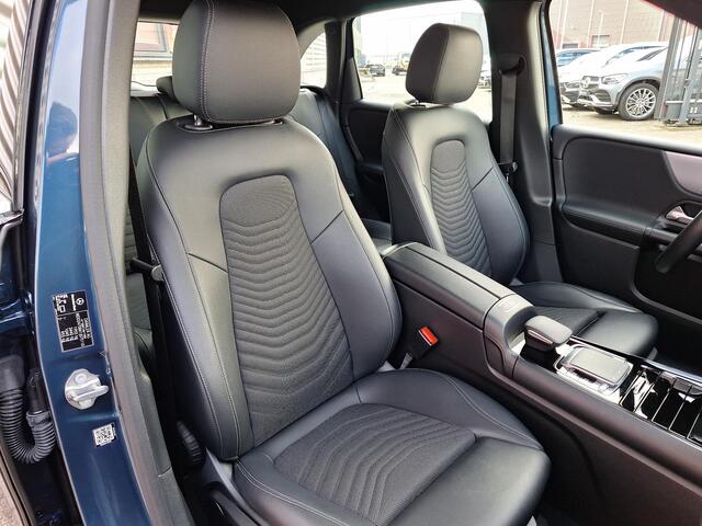 Mercedes-Benz B-KLASSE 180 Advantage | Automaat | Trekhaak | Achteruitrijcamera | Spoorassistent | LED verlichting | Elektrische achterklep