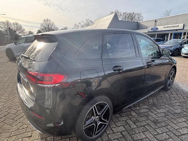 Mercedes-Benz B-KLASSE 250 e AMG Line | Plug-in Hybride | PHEV | Stoelverwarming | Camera | Navigatiesysteem | getint warmtewerend glas