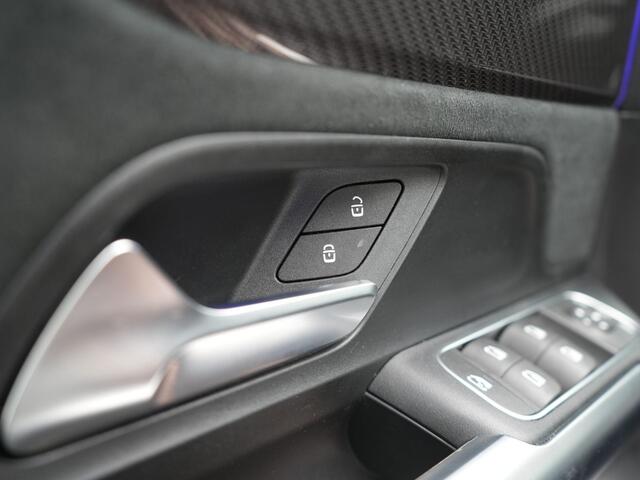 Mercedes-Benz B-KLASSE 180 AMG Line - RIJKLAARPRIJS - Automaat - Achteruitrijcamera - Sfeerverlichting!