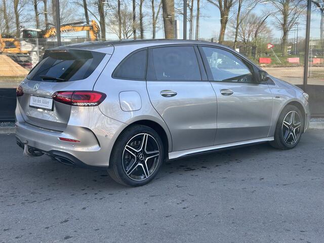 Mercedes-Benz B-KLASSE 250e AMG // Trekhaakl // Caplay // Camera // Sfeerverlichting // Nightpakket