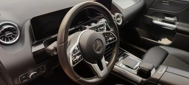 Mercedes-Benz B-KLASSE 200 Bus. Sol. AMG Automaat. Bijna Alle Opties!!!