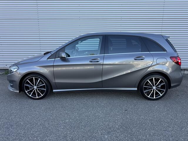 Mercedes-Benz B-KLASSE 180 Lease Ed. NAP Facelift Leer Trekhaak AMG PDC 18" Carplay Key
