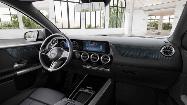 Mercedes-Benz B-KLASSE 180 Luxury Line | Trekhaak | Panoramadak | Widescreen | Stoelverwarming | Achteruitrijcamera |