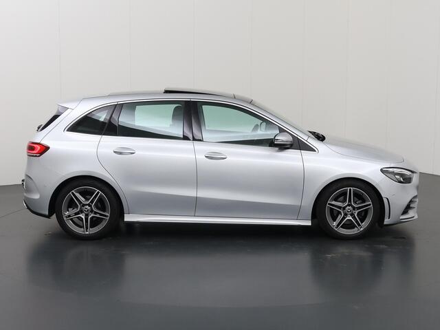 Mercedes-Benz B-KLASSE 180 Business Solution AMG | Panoramadak | Trekhaak | Stoelverwarming | Widescreen |