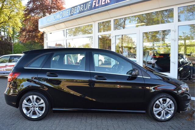 Mercedes-Benz B-KLASSE 180 123PK Ambition Urban | LED | PDC V+A | Orig. NL | NAP