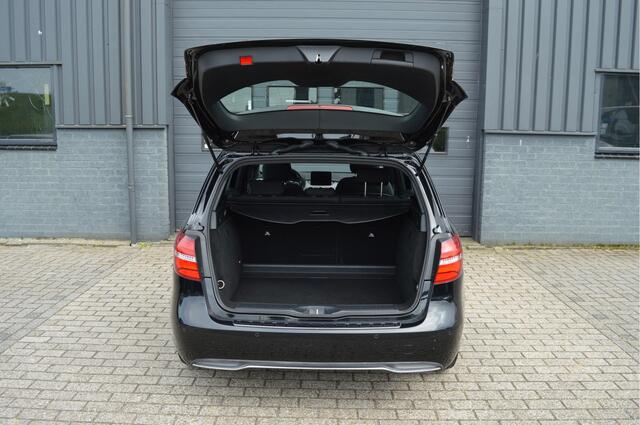 Mercedes-Benz B-KLASSE 180 Business Solution | ORG. NL | CAMERA | CRUISE | LED |