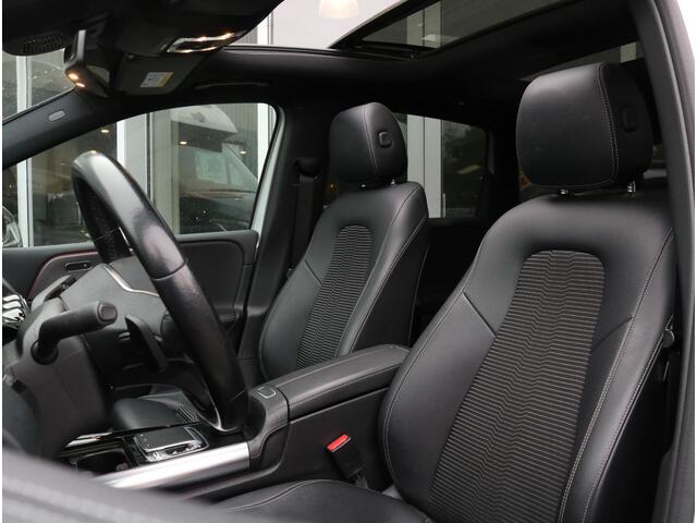 Mercedes-Benz B-KLASSE 180 Premium Plus Panoramadak | Trekhaak | Sfeerverlichting | Apple Carplay