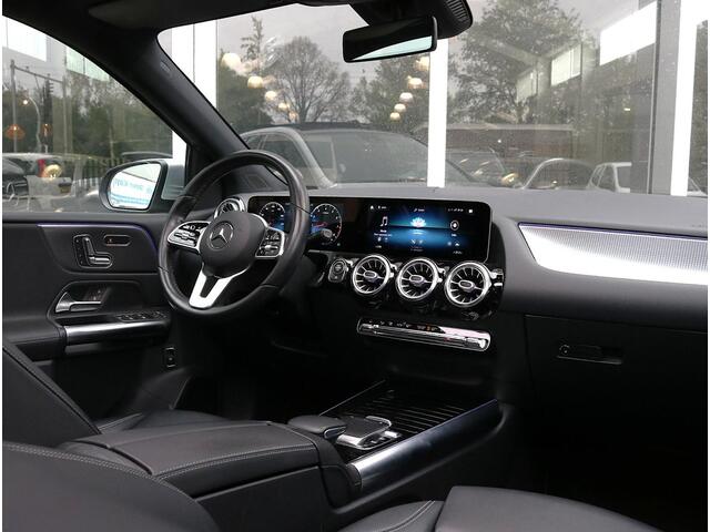 Mercedes-Benz B-KLASSE 180 Premium Plus Panoramadak | Trekhaak | Sfeerverlichting | Apple Carplay