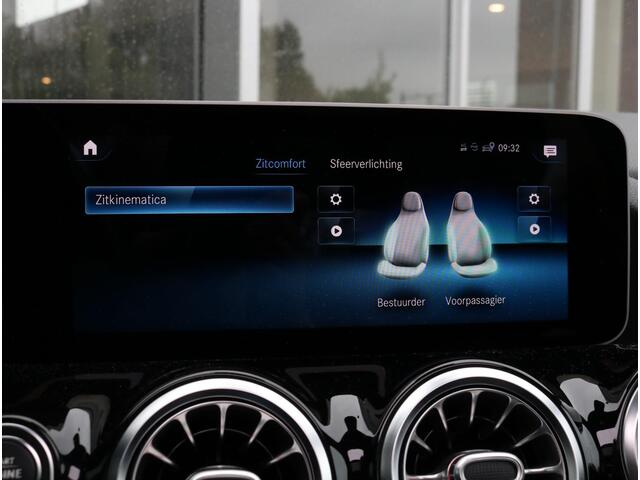Mercedes-Benz B-KLASSE 180 Premium Plus Panoramadak | Trekhaak | Sfeerverlichting | Apple Carplay