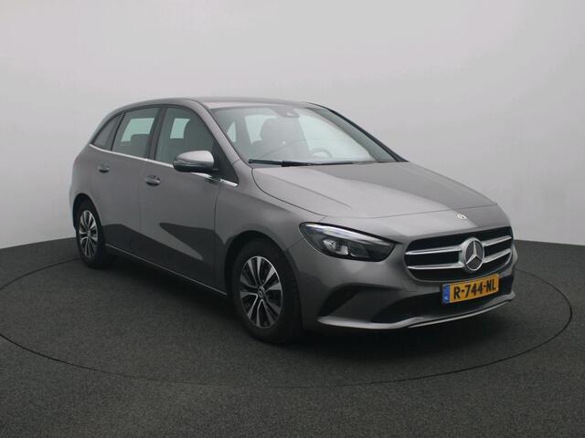 Mercedes-Benz B-KLASSE 180 Business Solution Achteruitrijcamera | Ledkoplampen | Stoelverwarming | Parkeerassistent | Inclusief 24 maanden Mercedes-Benz Certified garantie voor Europa.
