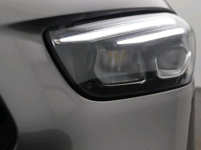 Mercedes-Benz B-KLASSE 180 Business Solution AMG AMG Line | Night Pakket | Sfeerverlichting | Achteruitrijcamera | Ledkoplampen | Inclusief 24 maanden Mercedes-Benz Certified garantie voor Europa.