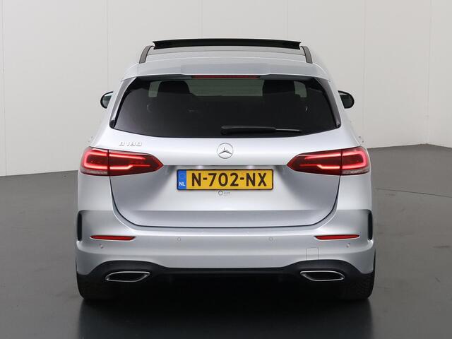 Mercedes-Benz B-KLASSE 180 Business Solution AMG | Night | Widescreen | Trekhaak | Panoramadak | Stoelverwarming |
