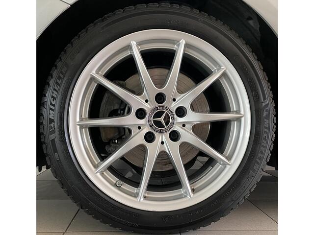 Mercedes-Benz B-KLASSE 180 Business Solution Plus Upgrade Edition | Parkeercamera | Stoelverwarming | Airco