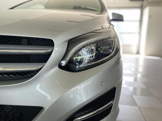 Mercedes-Benz B-KLASSE 180 Business Solution Plus Upgrade Edition | Parkeercamera | Stoelverwarming | Airco