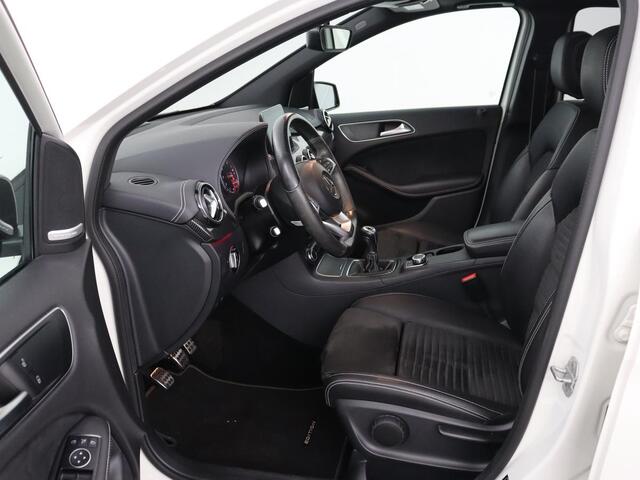 Mercedes-Benz B-KLASSE 200 AMG Line | WhiteArt Edition | Panoramadak | Stoelverwarming | Carplay | Camera | Harman/Kardon | Leder/Alcantara | Navigatie | Sfeerverlichting | Full LED | Side Assist | 18'' | Park Assist