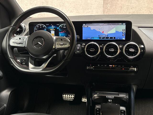 Mercedes-Benz B-KLASSE 180 AMG Sport Automaat (GROOT NAVI, TREKHAAK, LEDER/ALCANTARA, STOELVERWARMING, WIDESCREEN, SPORTSTOELEN, 19'' LM VELGEN, NIEUWE APK, NIEUWSTAAT)
