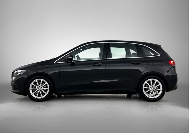 Mercedes-Benz B-KLASSE 180 Advantage | Stoelverwarming | LED | Car Play | Parkeerpakket met Camera | Cruise Controle | Inclusief 24 maanden Mercedes-Benz Certified garantie voor Europa.