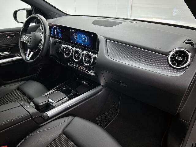 Mercedes-Benz B-KLASSE 180 Advantage | Stoelverwarming | LED | Car Play | Parkeerpakket met Camera | Cruise Controle | Inclusief 24 maanden Mercedes-Benz Certified garantie voor Europa.