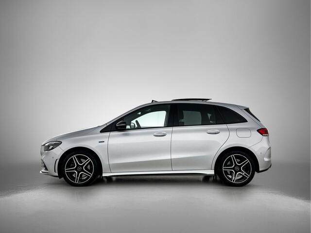 Mercedes-Benz B-KLASSE 250 e AMG Plug-In Hybride | AMG Styling | Night Pakket | Panorama Schuif-Kanteldak | Distronic | Inclusief 24 maanden Mercedes-Benz Certified garantie voor Europa.