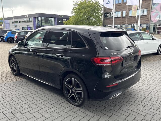 Mercedes-Benz B-KLASSE 250 e AMG Line | 218pk PHEV | Wegklapbare Trekhaak | Stoelverwarming | Adaptive cruise control | Getint glas