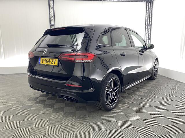 Mercedes-Benz B-KLASSE 250 e Business Solution AMG | Apple carplay | Parkeerass. | Sfeerverl. | Navi | Camera | Stoelverw.