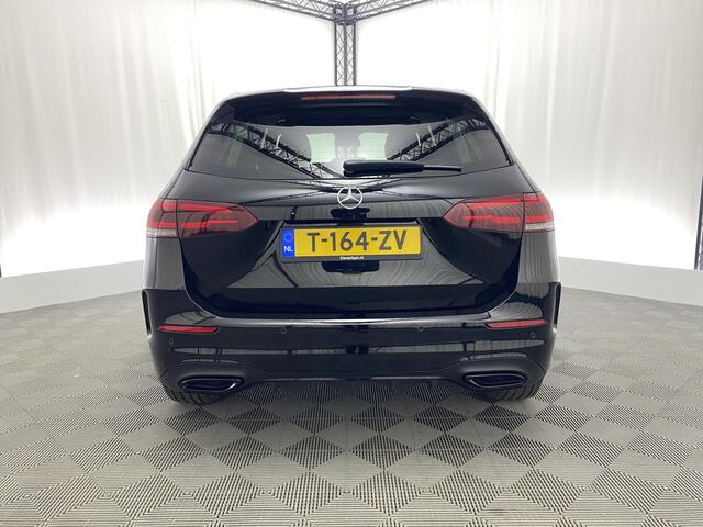 Mercedes-Benz B-KLASSE 250 e Business Solution AMG | Apple carplay | Parkeerass. | Sfeerverl. | Navi | Camera | Stoelverw.