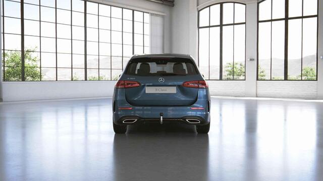 Mercedes-Benz B-KLASSE 180 Launch Edition | AMG | Trekhaak | Duo-tone bekleding | Achteruitrijcamera |