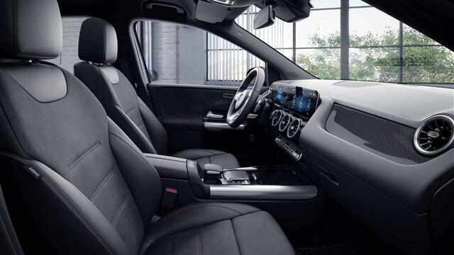 Mercedes-Benz B-KLASSE 180 Business Solution AMG | Widescreen | Apple Carplay | Achteruitrijcamera | Stoelverwarming |