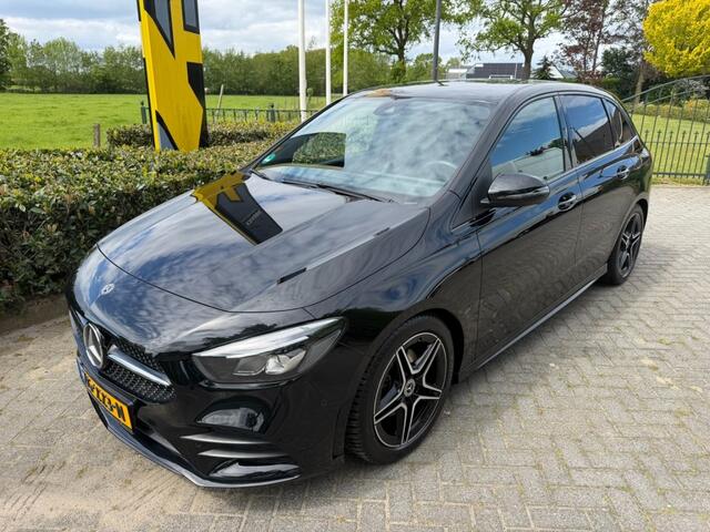 Mercedes-Benz B-KLASSE 180 Business Solution AMG Winterpakket / Trekhaak / Carplay