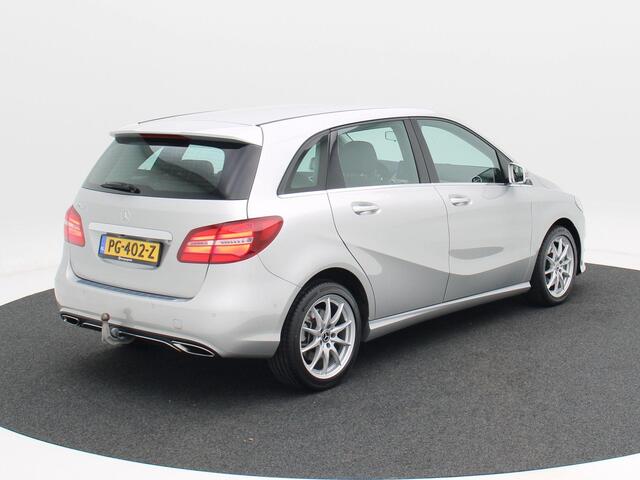 Mercedes-Benz B-KLASSE 250 Ambition Automaat 211 Pk | Camera | Trekhaak | Keyless | LED | Navigatiesysteem | Parkeersensoren | 18 Inch | 81.928 Km