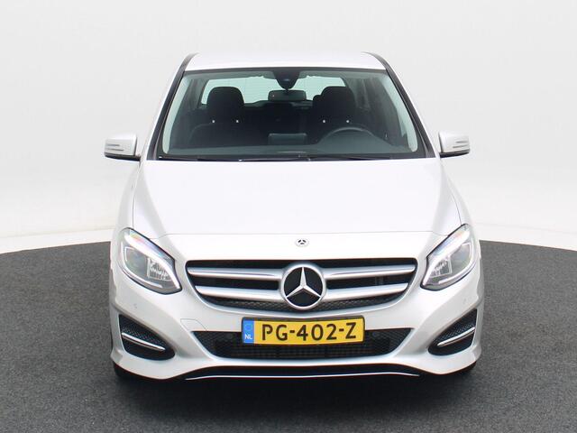 Mercedes-Benz B-KLASSE 250 Ambition Automaat 211 Pk | Camera | Trekhaak | Keyless | LED | Navigatiesysteem | Parkeersensoren | 18 Inch | 81.928 Km