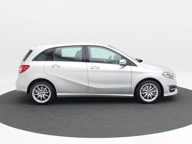 Mercedes-Benz B-KLASSE 250 Ambition Automaat 211 Pk | Camera | Trekhaak | Keyless | LED | Navigatiesysteem | Parkeersensoren | 18 Inch | 81.928 Km