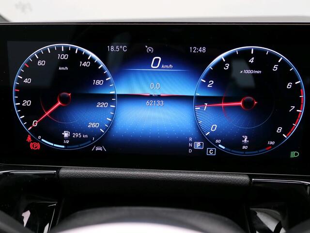 Mercedes-Benz B-KLASSE 180 Business Solution Luxury Trekhaak | Panorama Schuif-Kanteldak | Memory voorstoelen | MBUX augmented reality voor navigatie | Sfeerverlichting. Inclusief 24 maanden Mercedes-Benz Certified garantie voor Europa.