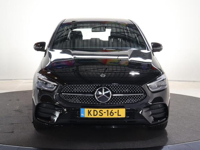 Mercedes-Benz B-KLASSE 250e Business Solution AMG | Panoramaschuifdak | Night | Premium plus pakket | Winter pakket | Trekhaak | Head-up display |