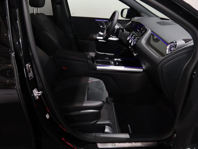 Mercedes-Benz B-KLASSE 250e Business Solution AMG | Panoramaschuifdak | Night | Premium plus pakket | Winter pakket | Trekhaak | Head-up display |