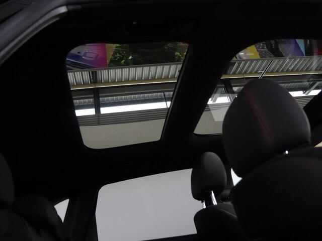 Mercedes-Benz B-KLASSE 250e Business Solution AMG | Panoramaschuifdak | Night | Premium plus pakket | Winter pakket | Trekhaak | Head-up display |