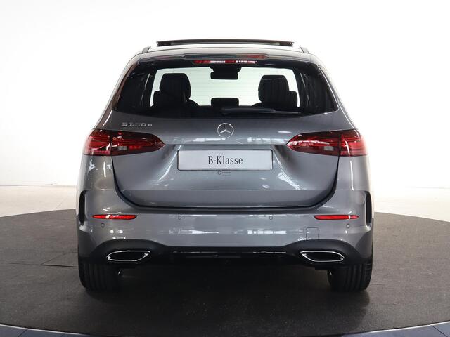 Mercedes-Benz B-KLASSE 250e Business Solution AMG | Panoramaschuifdak | Night | Winter pakket | Trekhaak | Stoelverwarming |