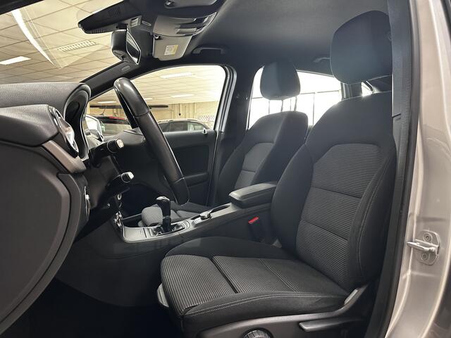 Mercedes-Benz B-KLASSE 180 Blue Efficiency/ Trekhaak/ 16'' LMV/ LED koplampen/ Keyless-GO/ Navi/ Airco/ Cruise/ Elek. pakket/ Isofix/ Bluetooth/ Armsteun/ Multi. LEDER. Stuur/ PDC.