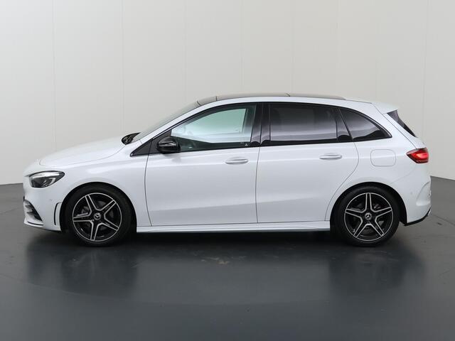 Mercedes-Benz B-KLASSE 180 AMG Line | Panoramadak | Night | Widescreen | Achteruitrijcamera | Stoelverwarming | Sfeerverlichting |