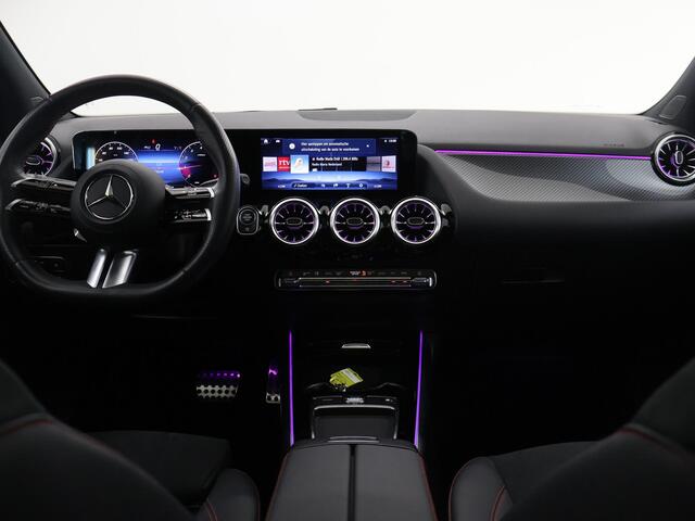 Mercedes-Benz B-KLASSE 180 AMG Line | Panoramadak | Night | Widescreen | Achteruitrijcamera | Stoelverwarming | Sfeerverlichting |