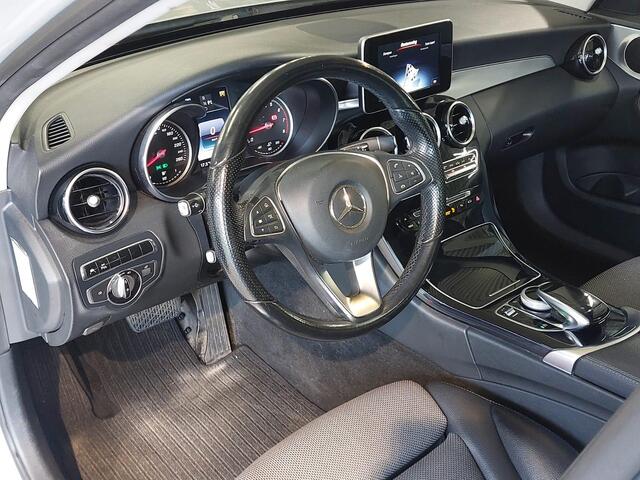 Mercedes-Benz C-KLASSE 180 Prestige Automaat | Garmin® MAP PILOT Navigatie | LED Verlichting | Panoramaschuifdak, Elektrisch | Stoelverwarming | Parkeersensoren | Automatische Airco | 17"Lmv | Halfleer | Sportstoelen ( Vestiging - Vianen) )