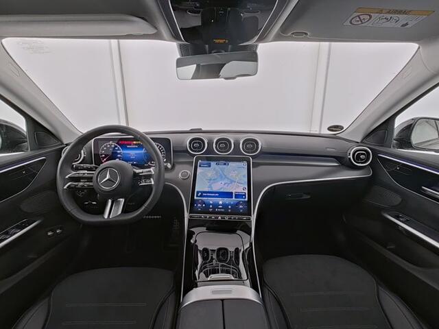 Mercedes-Benz C-KLASSE Estate 300 e AMG Plug-In Hybride AMG Line | Night Pakket | Trekhaak | Panorama Schuif-Kanteldak | Dodehoek Assist. Inclusief 24 maanden MB Certified garantie voor Europa.